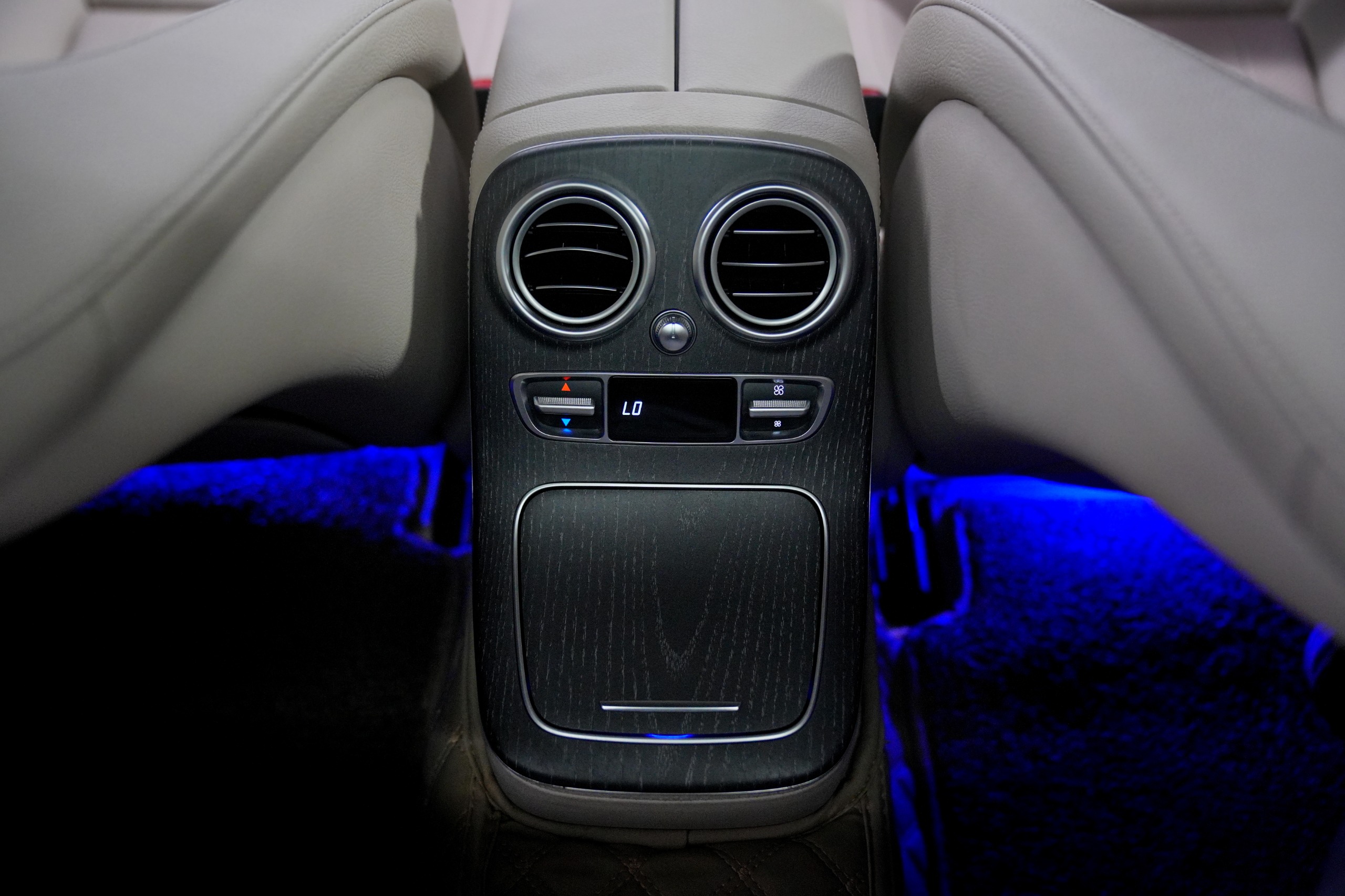 Mercedes-Benz E-Class  E200 AMG Line